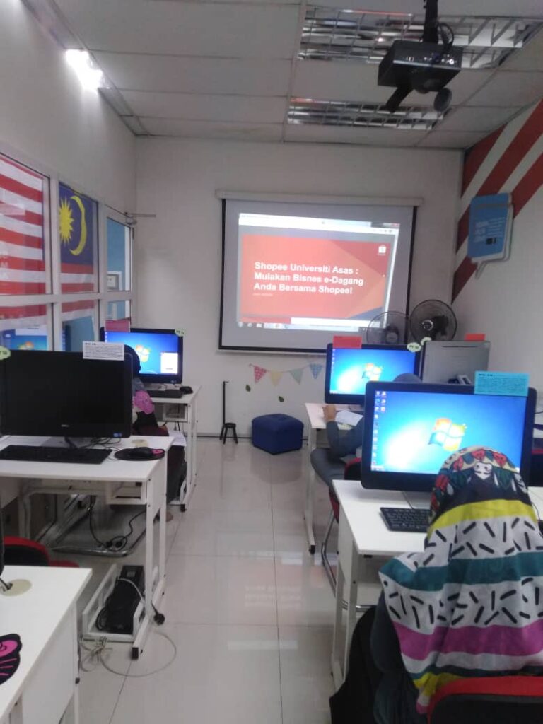 590d9ba7 1713 4edc 90ab 455ed8cafa14